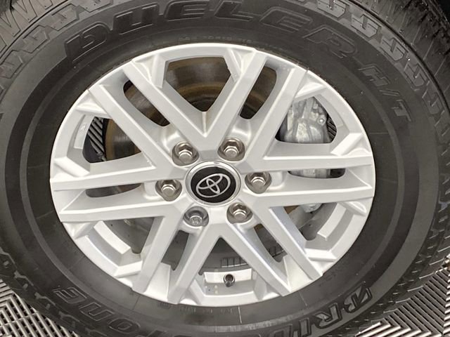 Used 2024 Toyota Tundra SR5 w/ SR5 Premium Package image 27