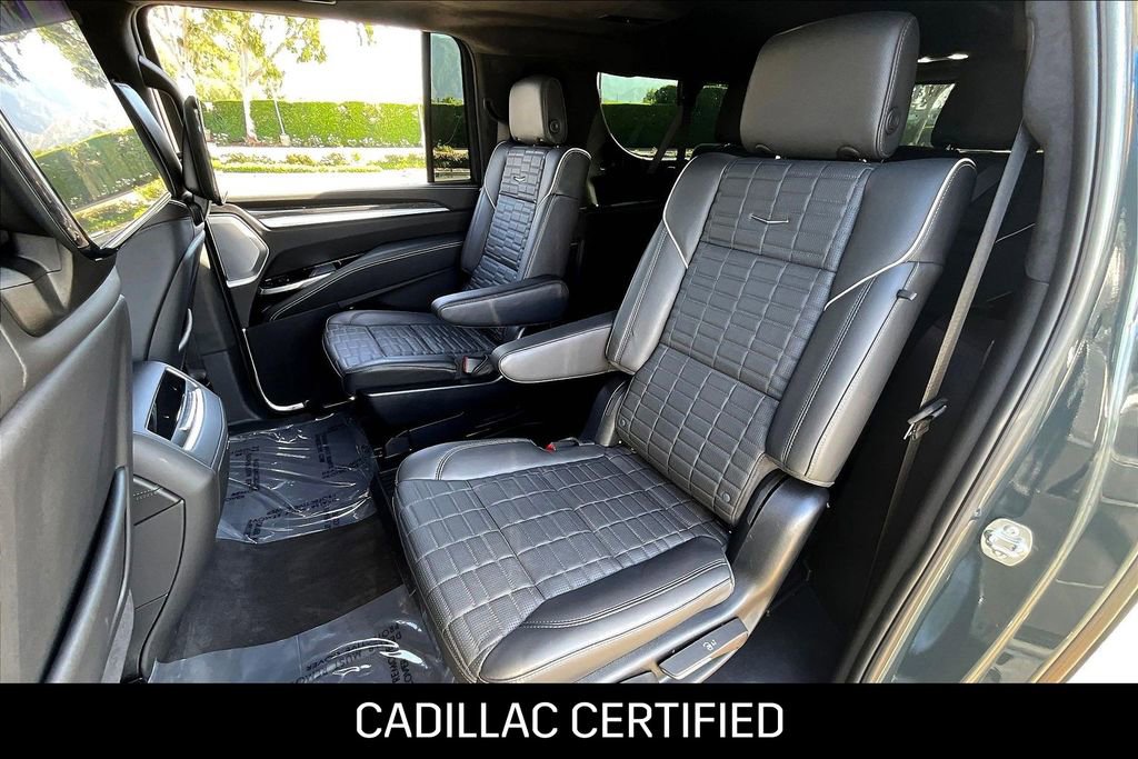 Used 2025 Cadillac Escalade ESV V w/ LPO, ONYX Package image 19