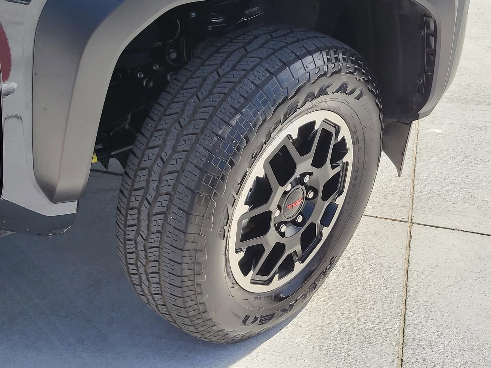 Used 2025 Toyota Tacoma TRD Off-Road image 8