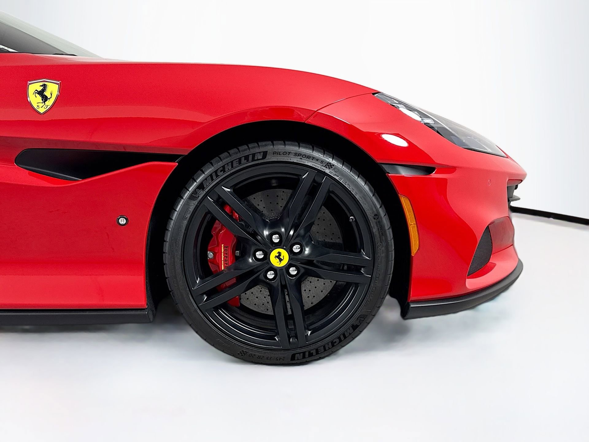 Certified 2022 Ferrari Portofino M image 28