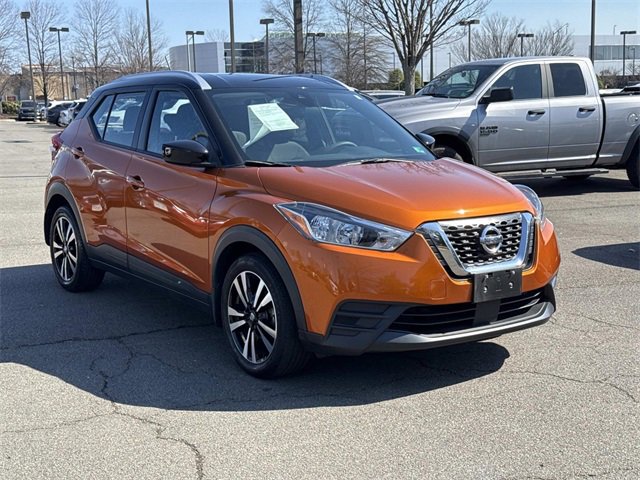 Used 2020 Nissan Kicks SV image 1