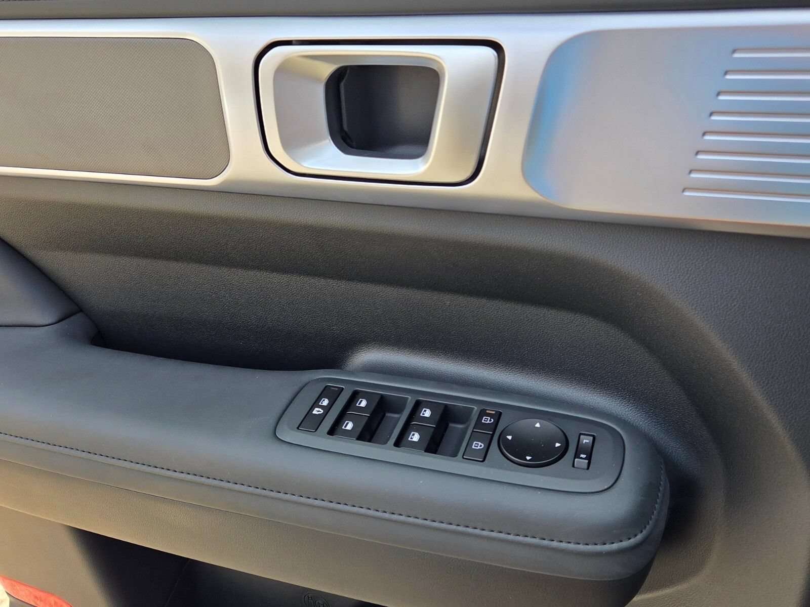 New 2026 Hyundai Santa Fe SEL FWD image 28