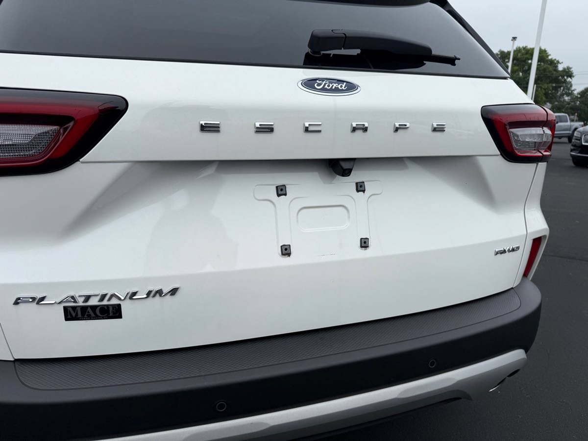 Used 2023 Ford Escape Platinum w/ Premium Technology Package AWD/4WD image 7