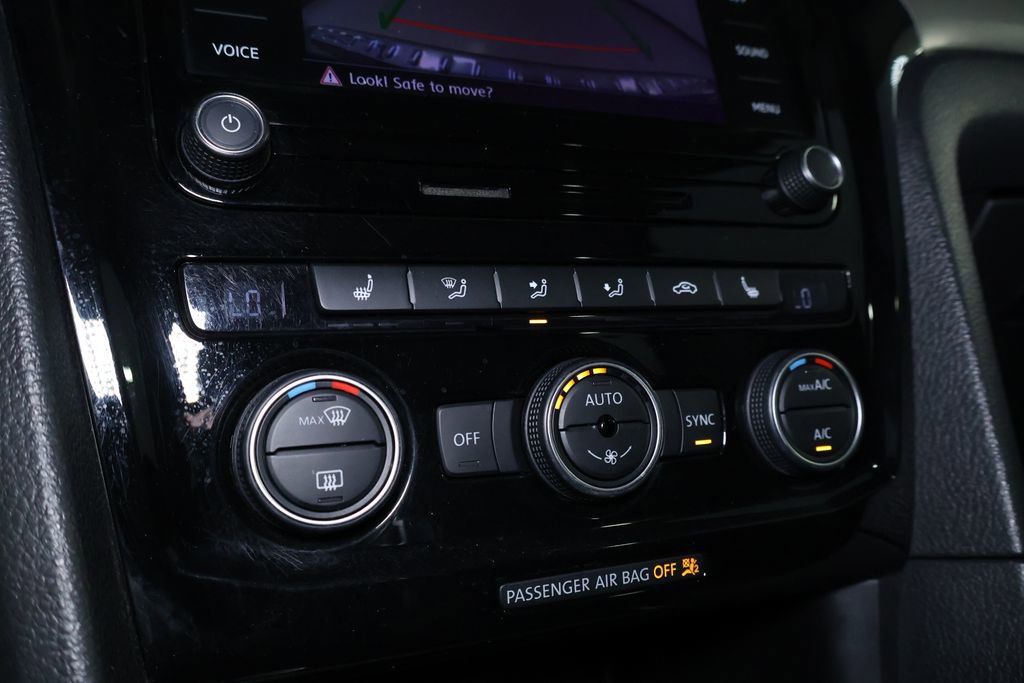 Used 2021 Volkswagen Passat 2.0T SE image 28