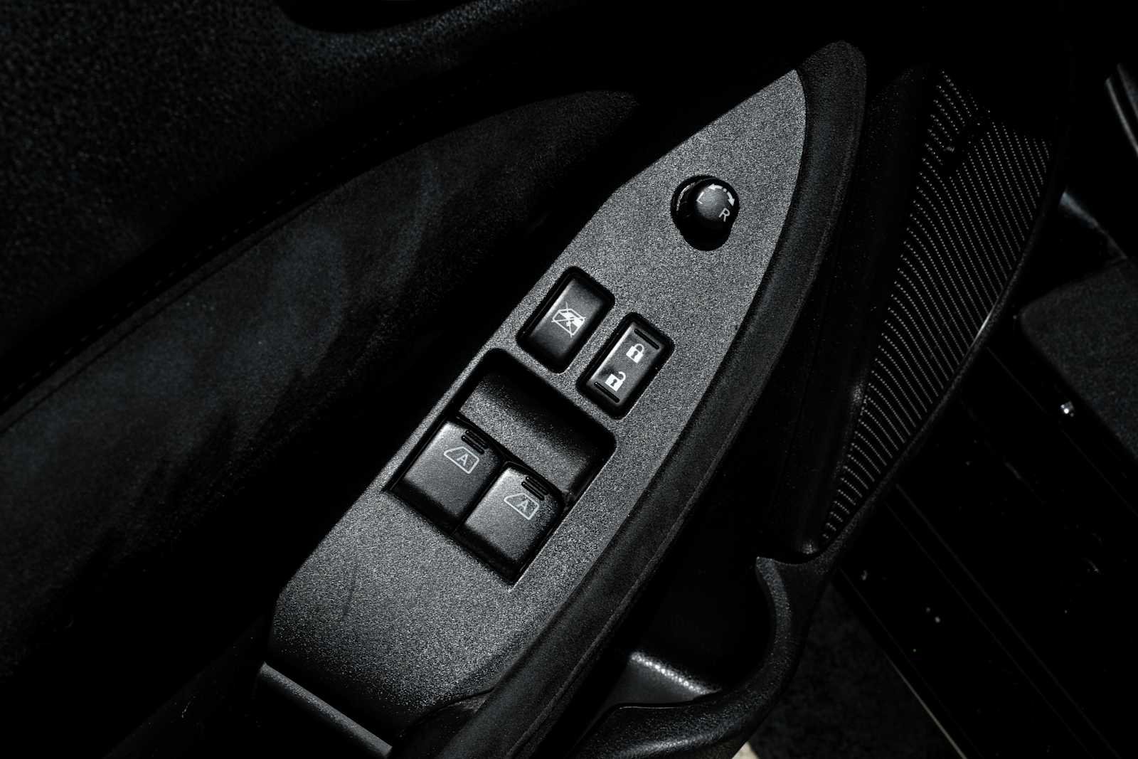 Used 2015 Nissan 370Z Touring RWD image 37
