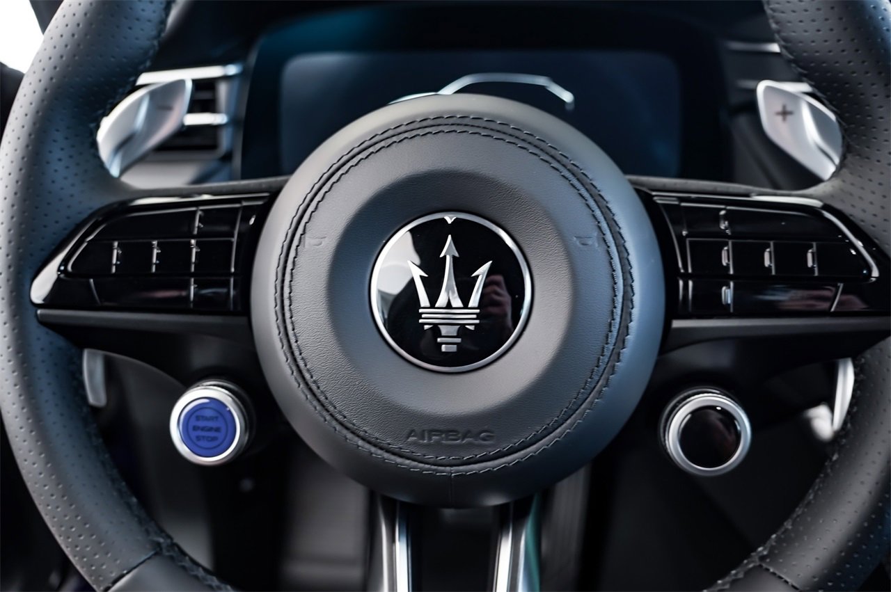New 2025 Maserati Grecale GT image 15