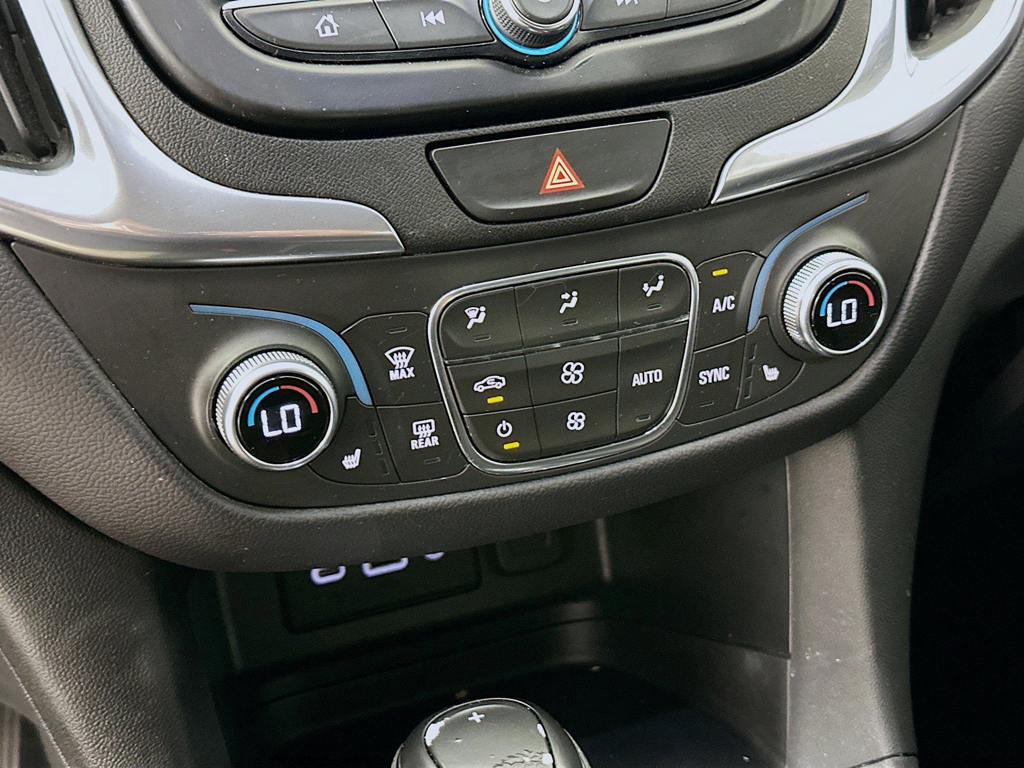 Used 2021 Chevrolet Equinox LT FWD image 23