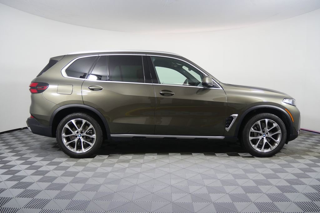 Used 2026 BMW X5 xDrive40i image 2