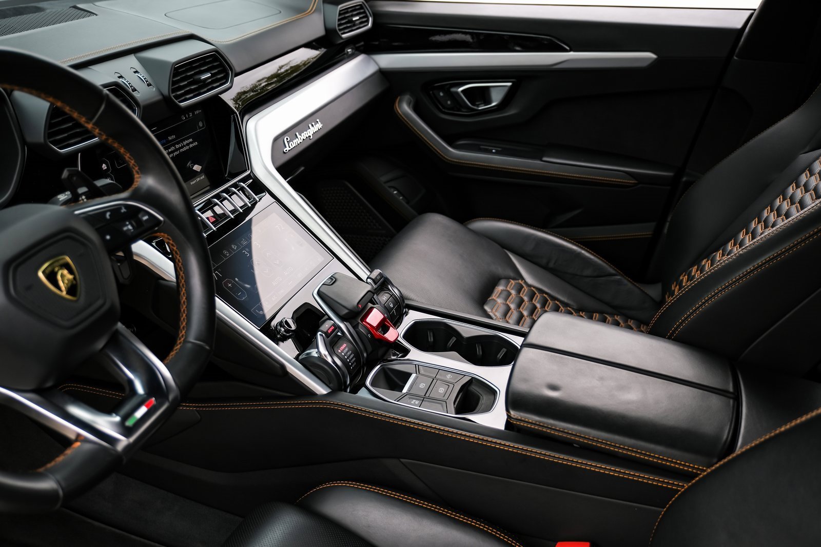 Used 2020 Lamborghini Urus image 23