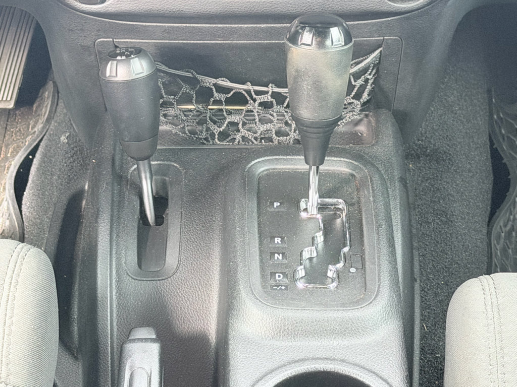 Used 2012 Jeep Wrangler Unlimited Sport AWD/4WD image 17