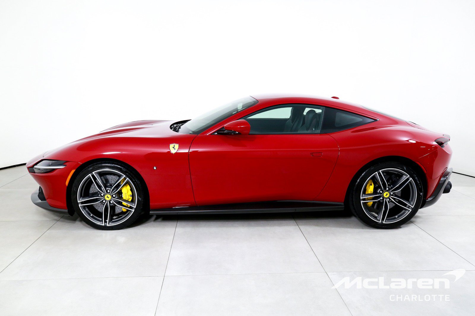Used 2022 Ferrari Roma RWD image 5
