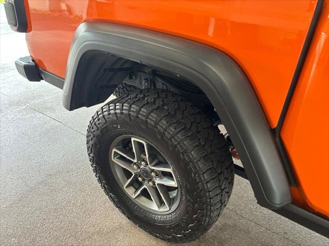 Certified 2025 Jeep Gladiator Mojave w/ Convenience Group AWD/4WD image 39