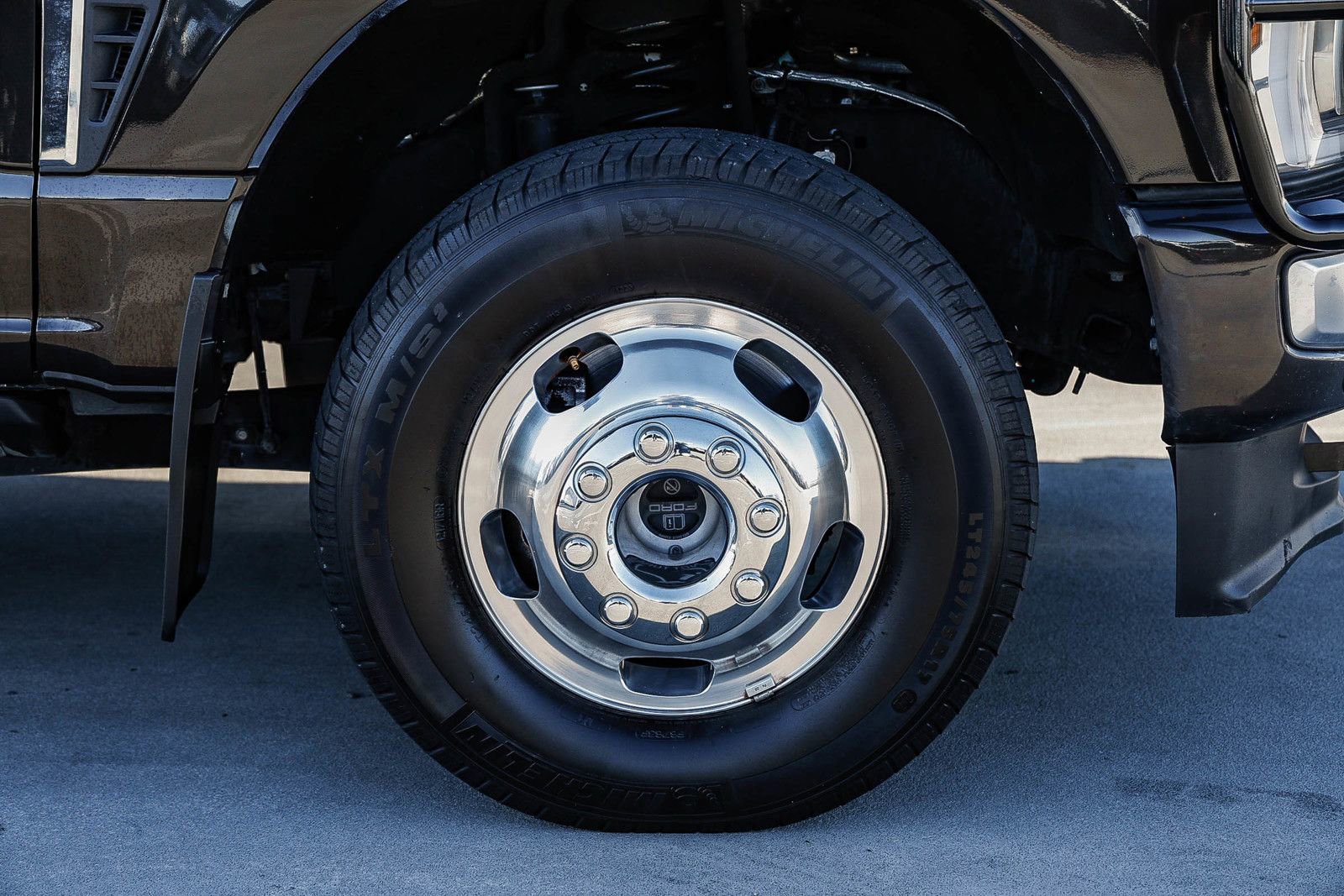 Used 2024 Ford F350 Limited image 9