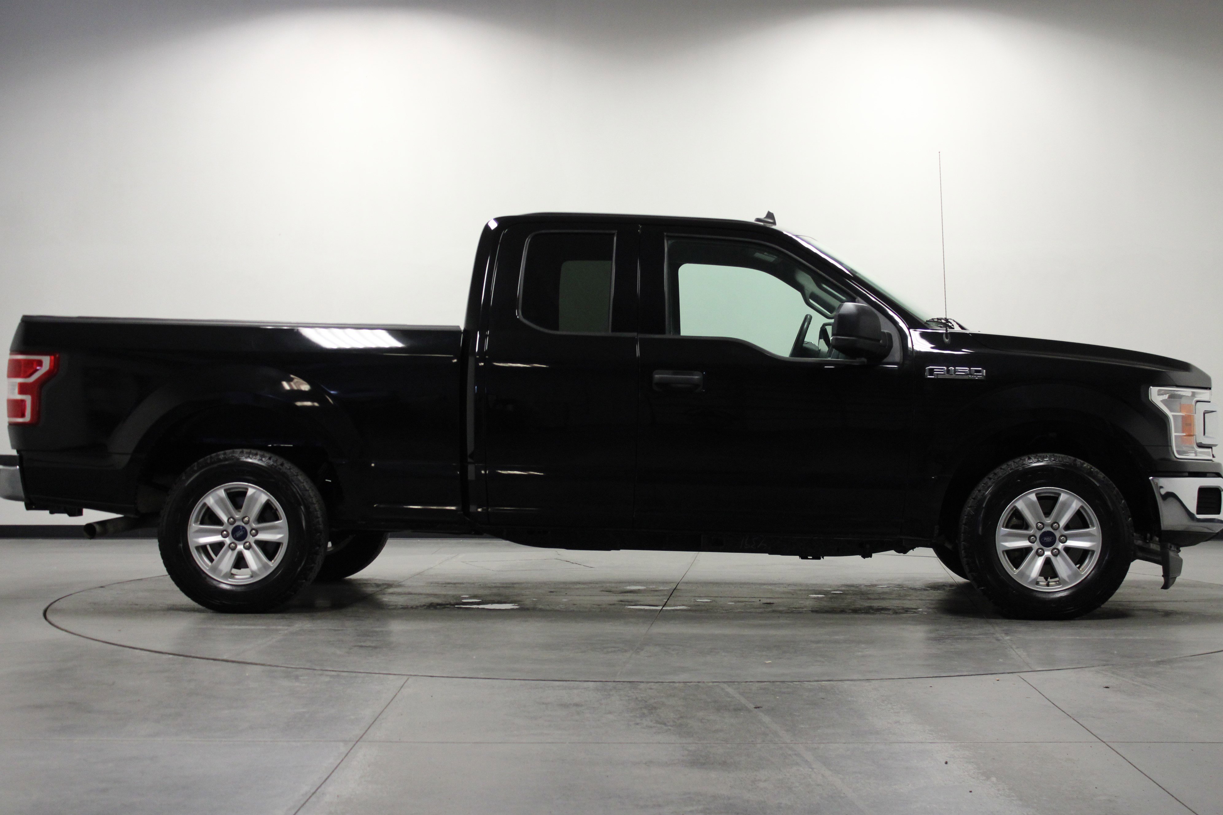 Used 2019 Ford F150 XLT image 3