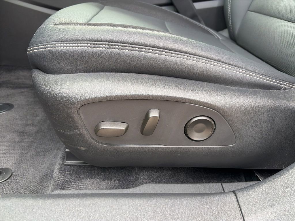 Used 2024 Chevrolet Blazer EV LT image 18