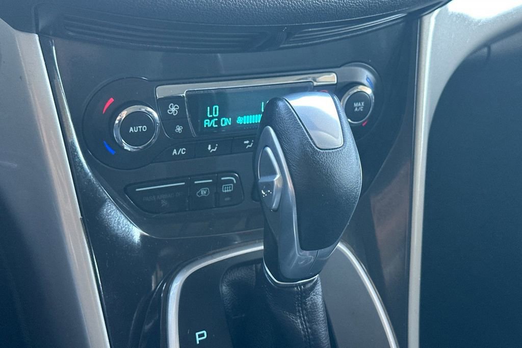 Used 2016 Ford C-MAX Energi SEL w/ Equipment Group 302A FWD image 23