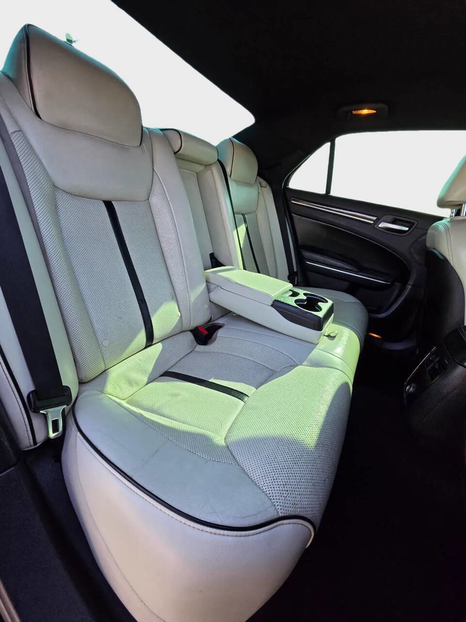 Used 2013 Chrysler 300 Motown RWD image 14