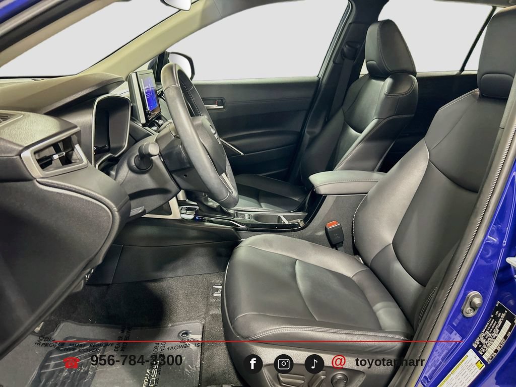 Used 2023 Toyota Corolla Cross XLE w/ Convenience Package FWD image 19