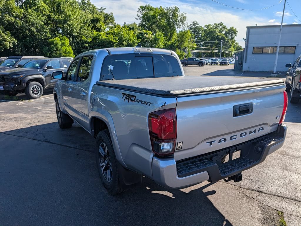 Certified 2018 Toyota Tacoma TRD Sport RWD image 5