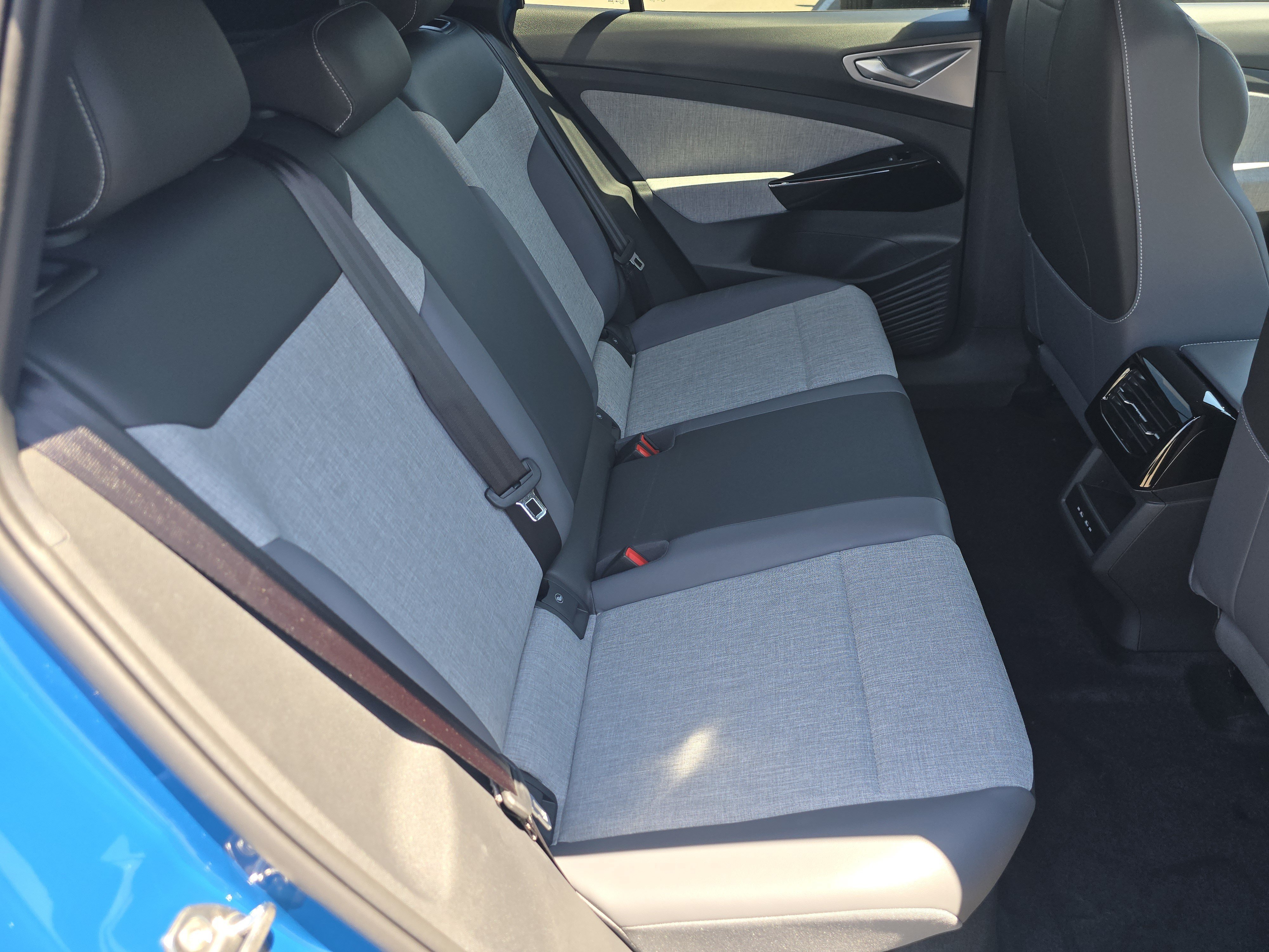New 2026 Volkswagen ID.4 Pro RWD image 16
