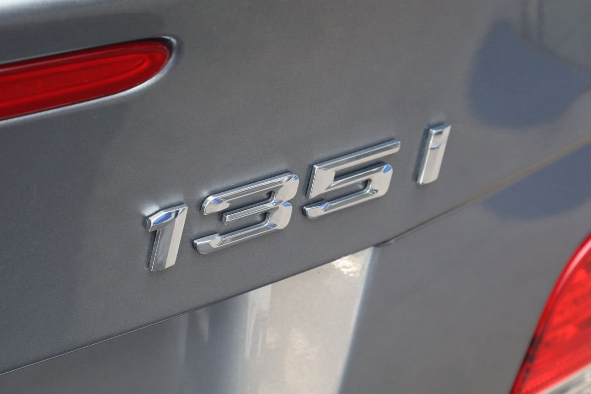 Used 2010 BMW 135i Convertible image 28