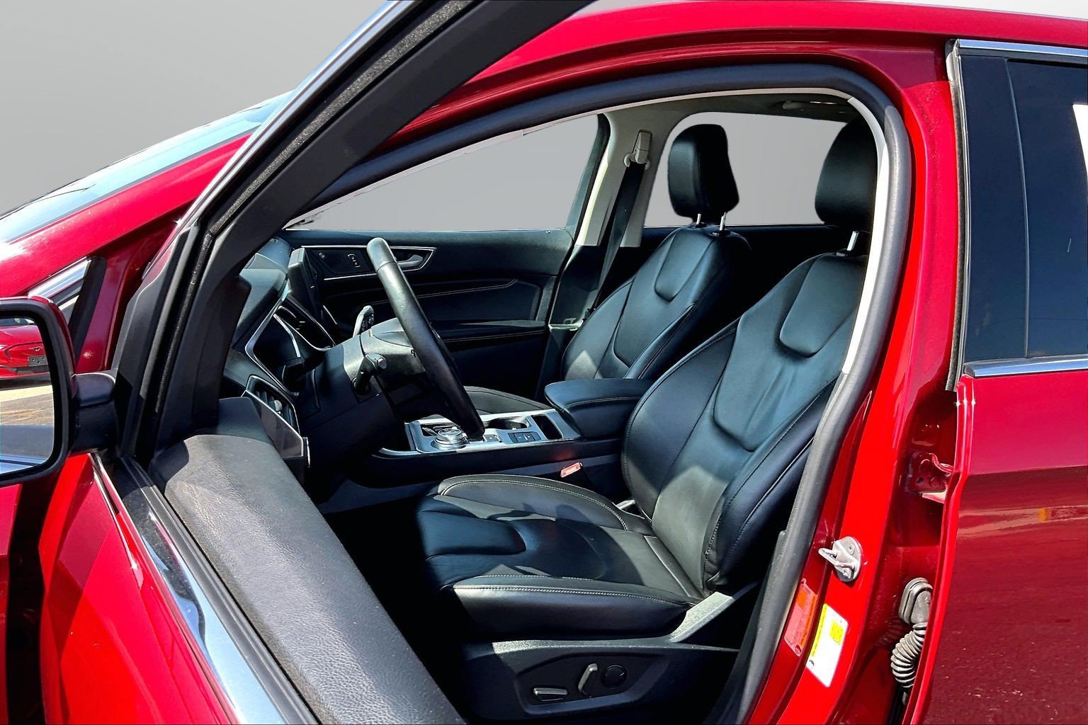 Used 2021 Ford Edge Titanium w/ Cargo Accessory Package AWD/4WD image 16