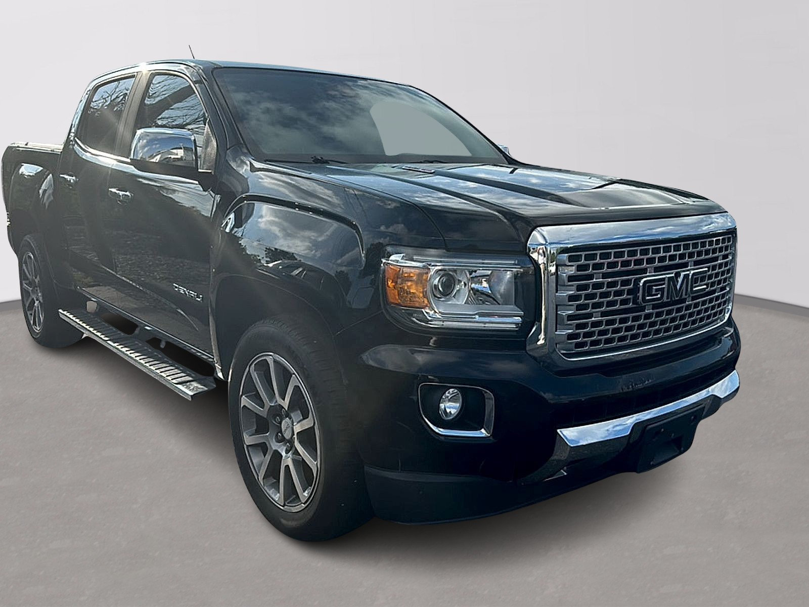Used 2018 GMC Canyon Denali AWD/4WD image 2