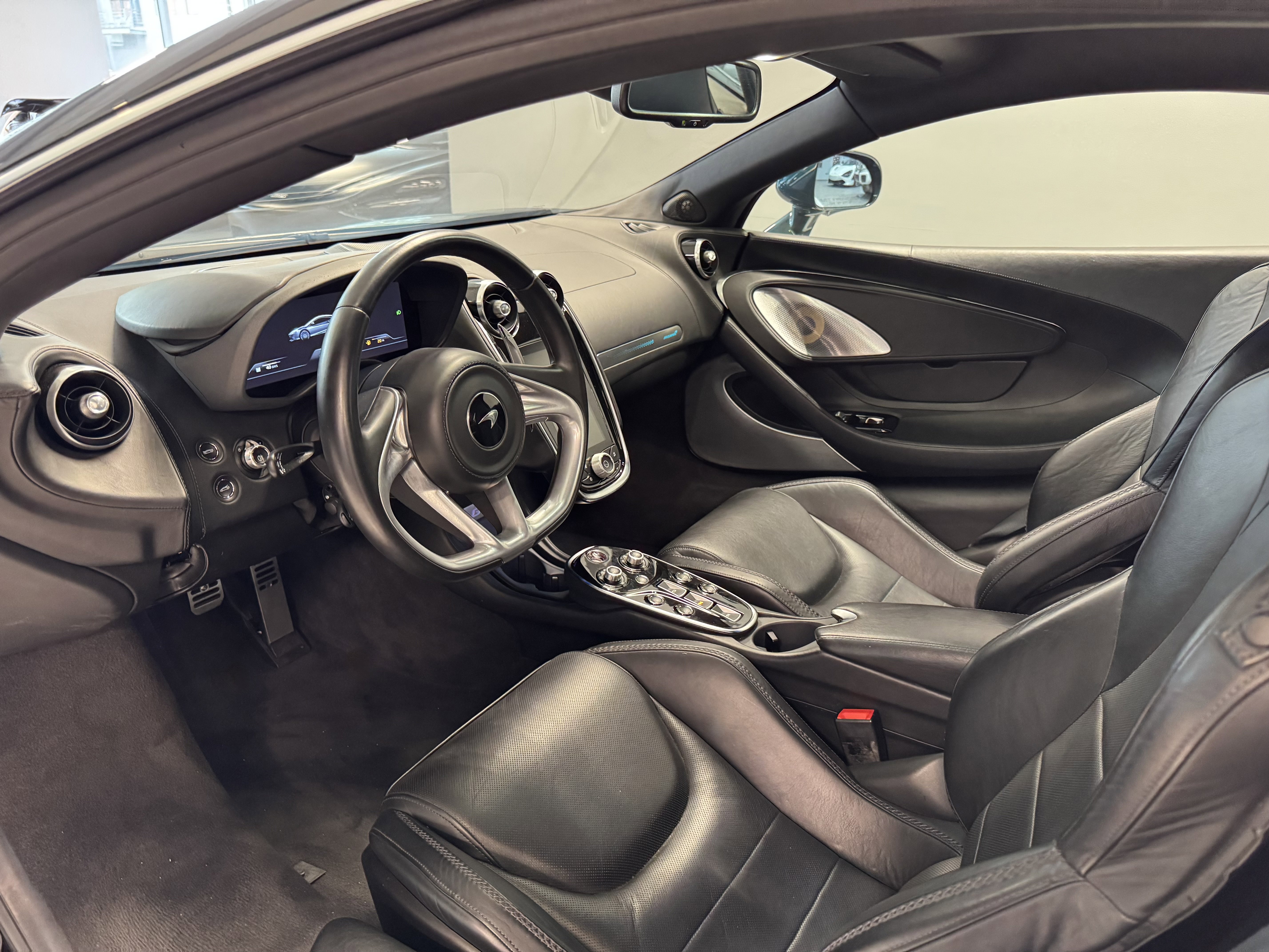 Used 2021 McLaren GT image 7