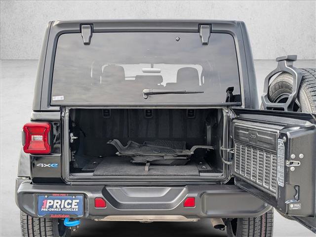 Used 2022 Jeep Wrangler Unlimited Sahara w/ Cold Weather Group image 6