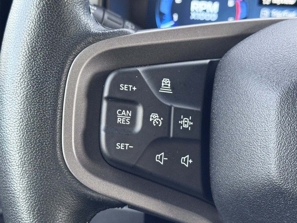 Used 2025 Ford Bronco Badlands image 8