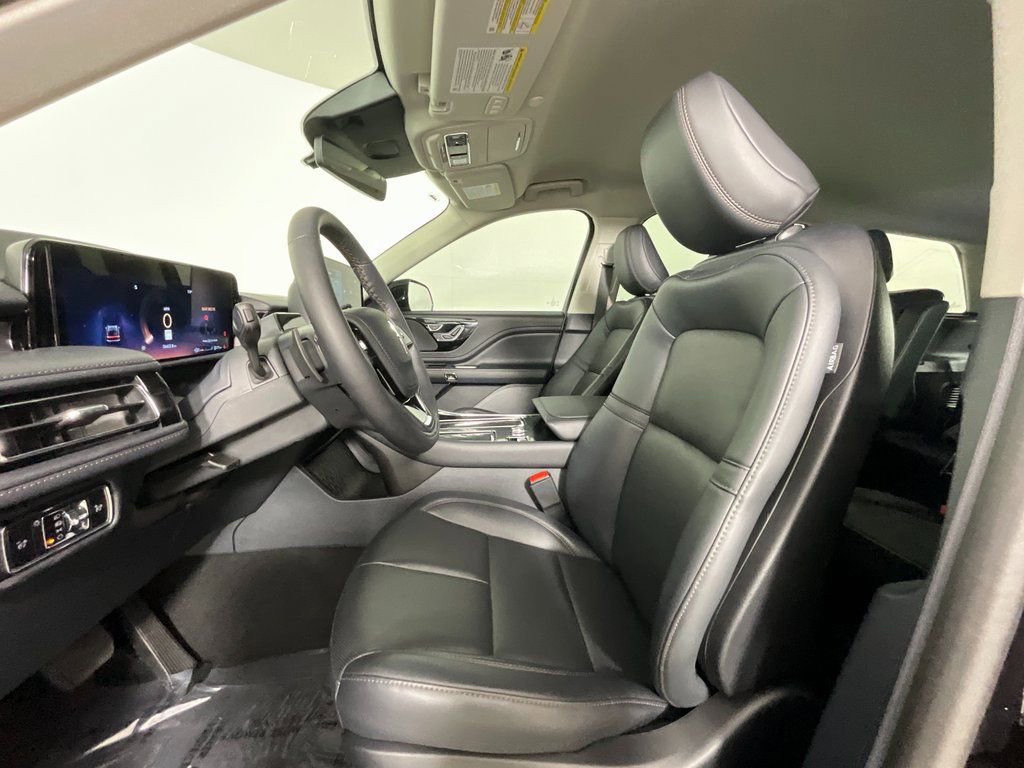 Used 2026 Lincoln Aviator 2WD image 16