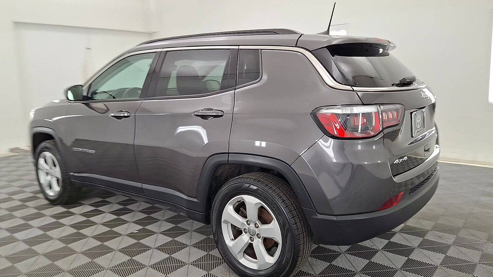 Used 2020 Jeep Compass Latitude w/ Cold Weather Group image 2