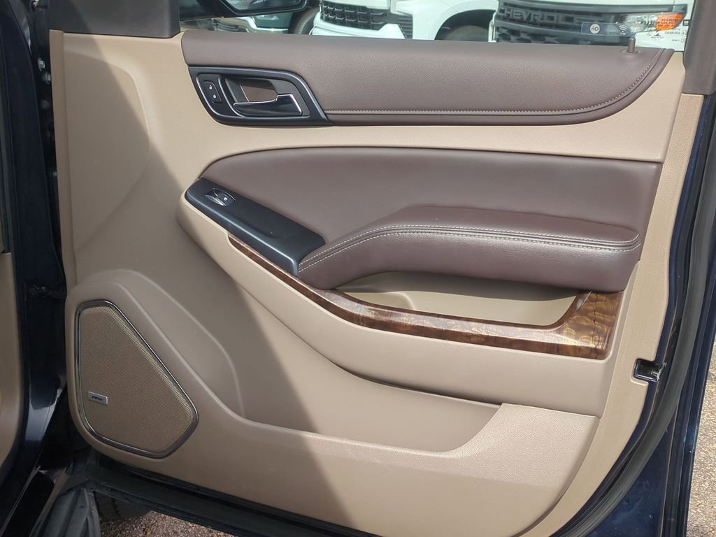 Used 2020 Chevrolet Suburban LT image 31