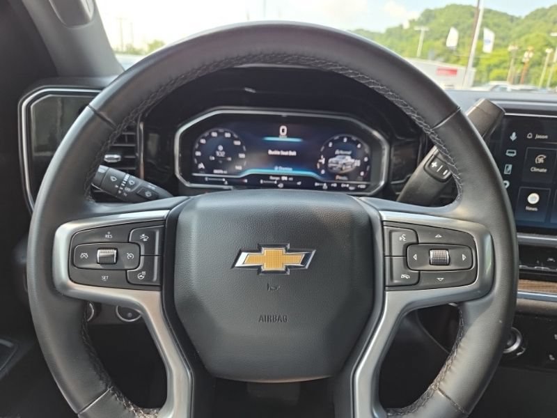 Used 2024 Chevrolet Silverado 1500 LT AWD/4WD image 11