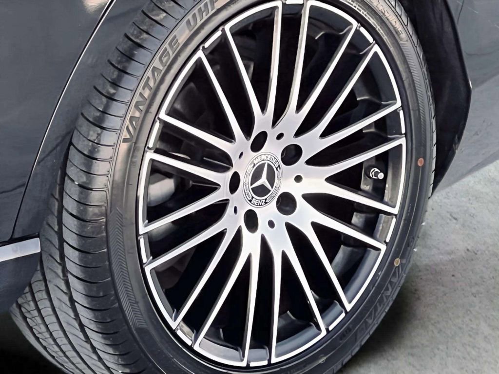 Used 2024 Mercedes-Benz C 300 4MATIC Sedan image 36