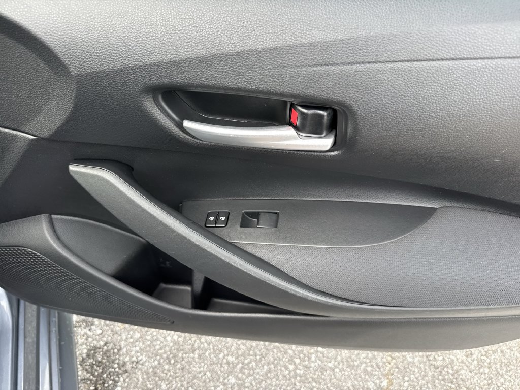Used 2020 Toyota Corolla LE FWD image 43