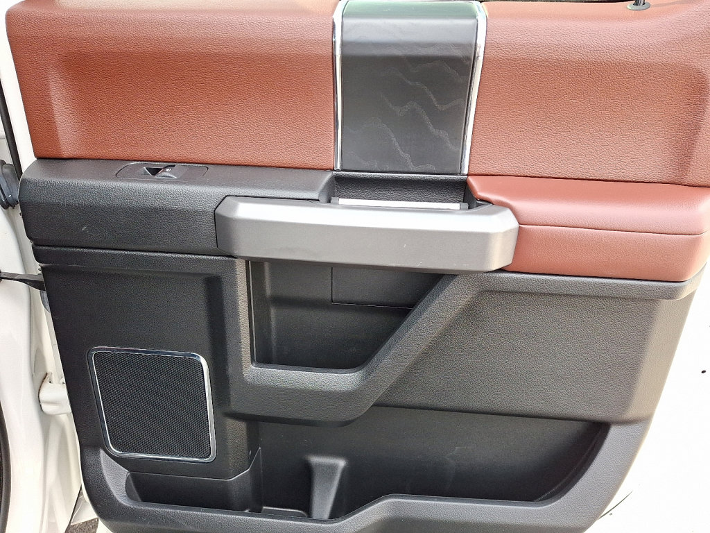 Used 2018 Ford F150 Platinum w/ Equipment Group 701A Luxury image 14