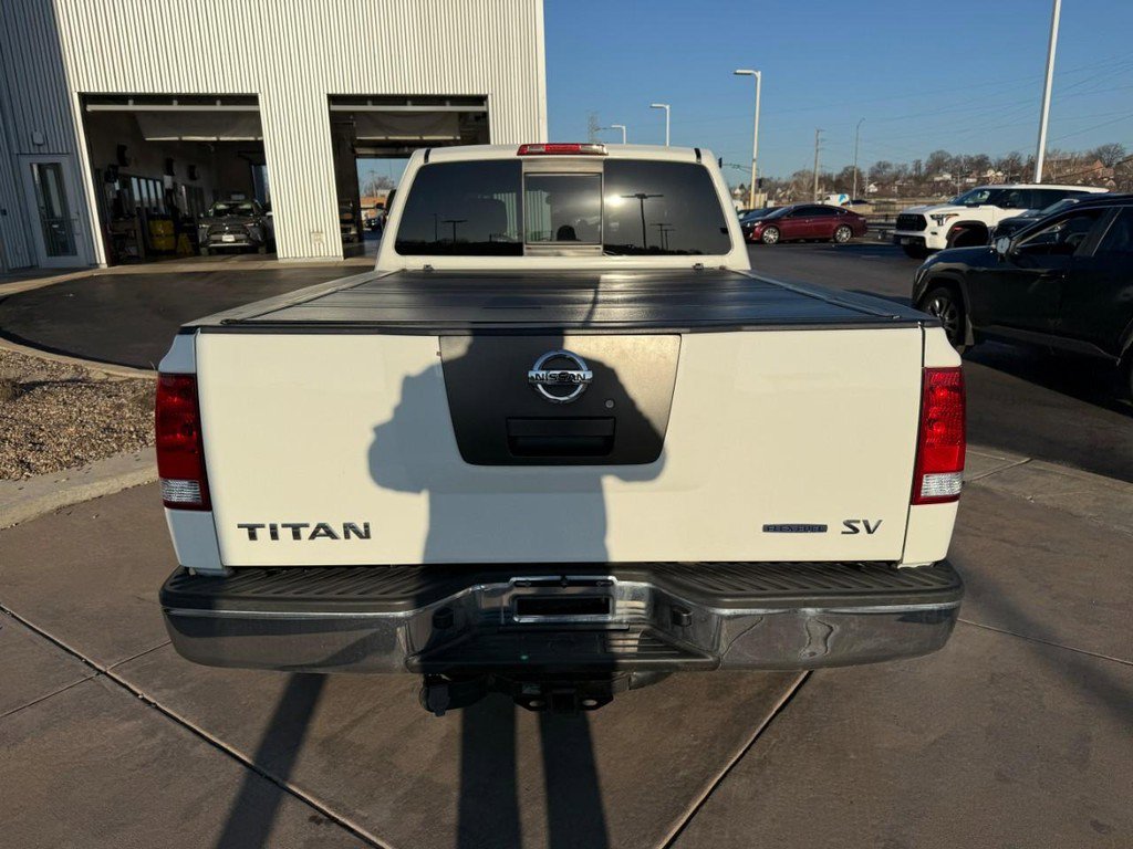 Used 2011 Nissan Titan SV image 9