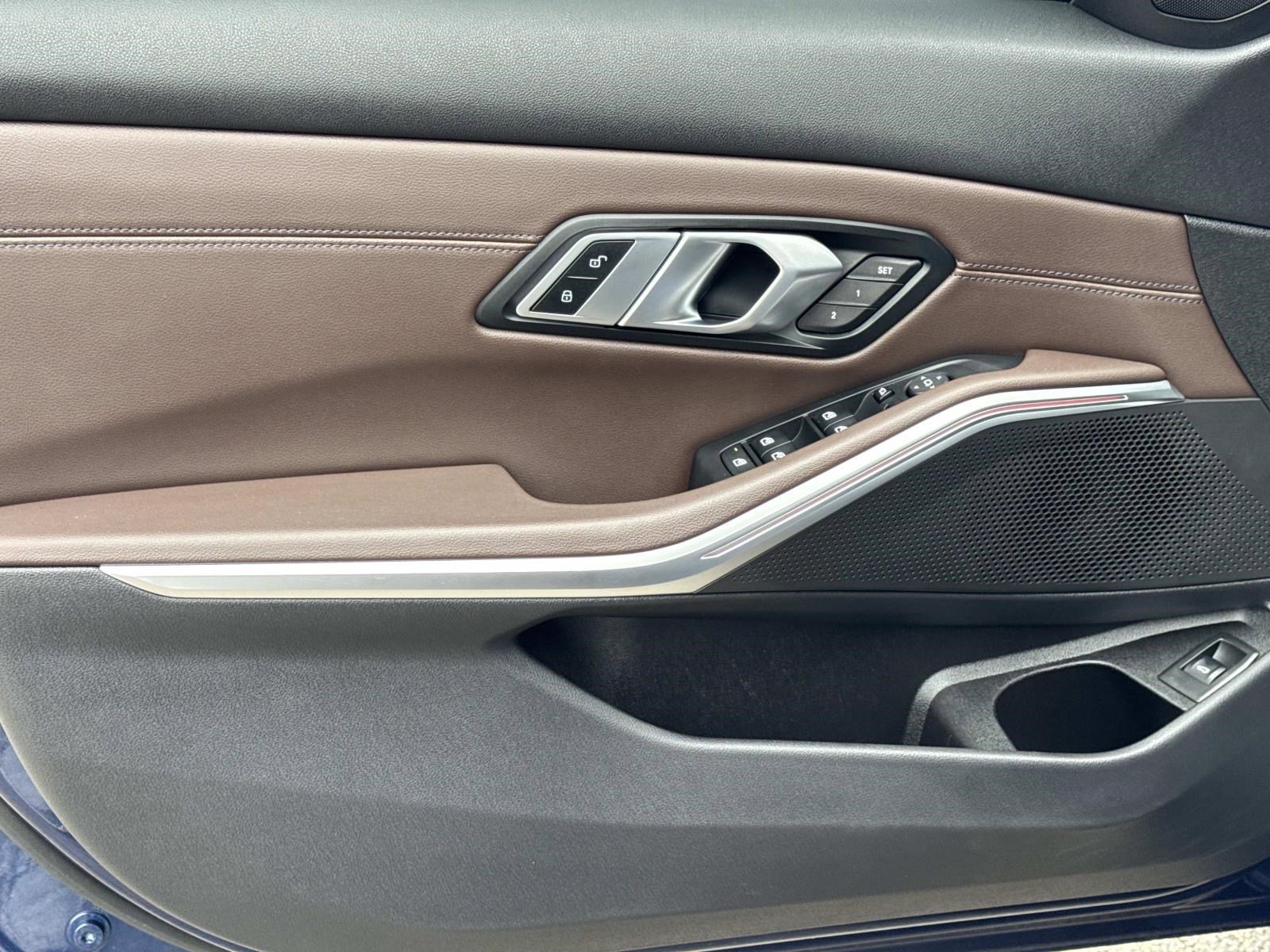 Used 2022 BMW 330i xDrive Sedan w/ Premium Package image 17