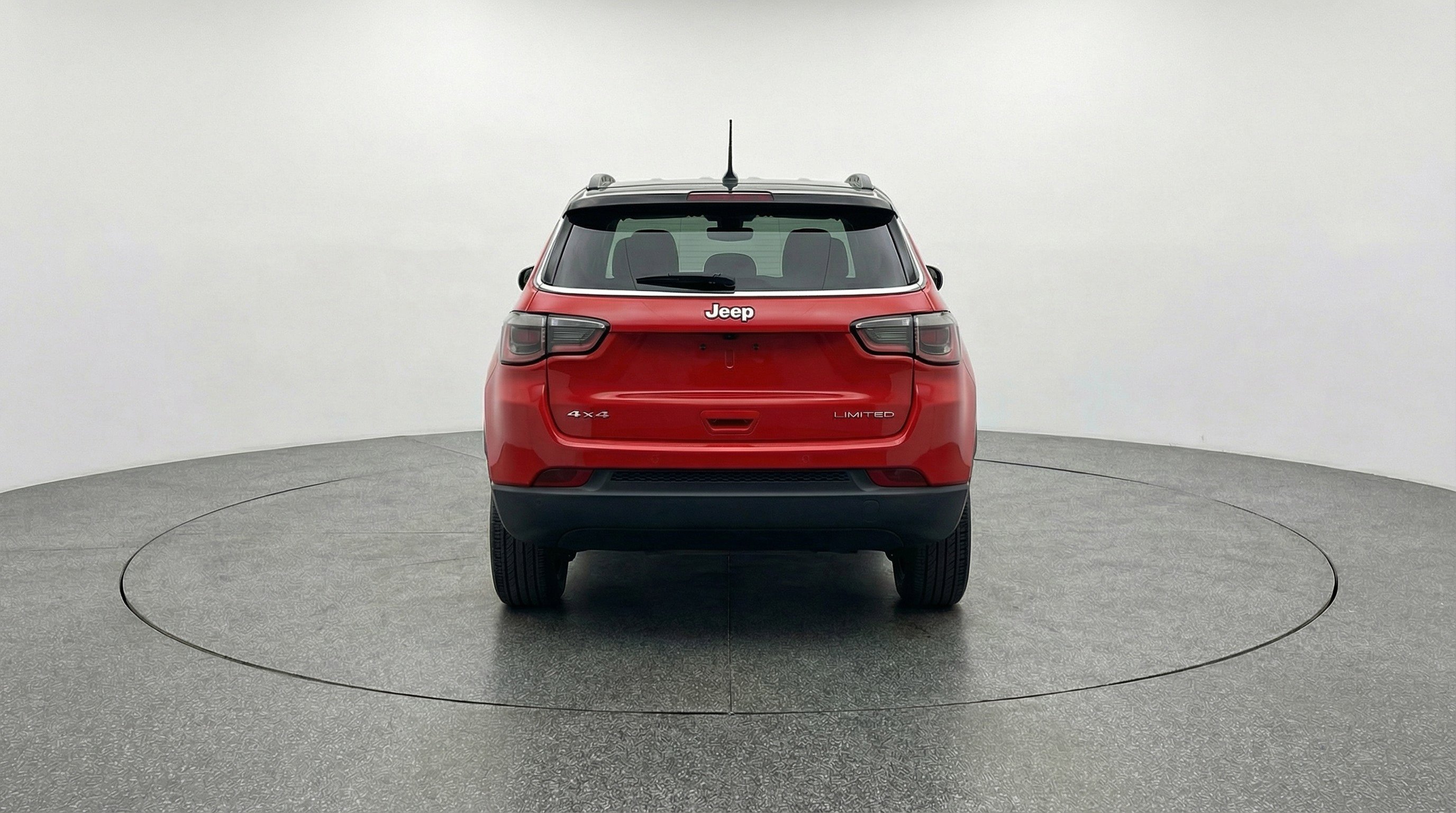 Used 2025 Jeep Compass Trailhawk image 7