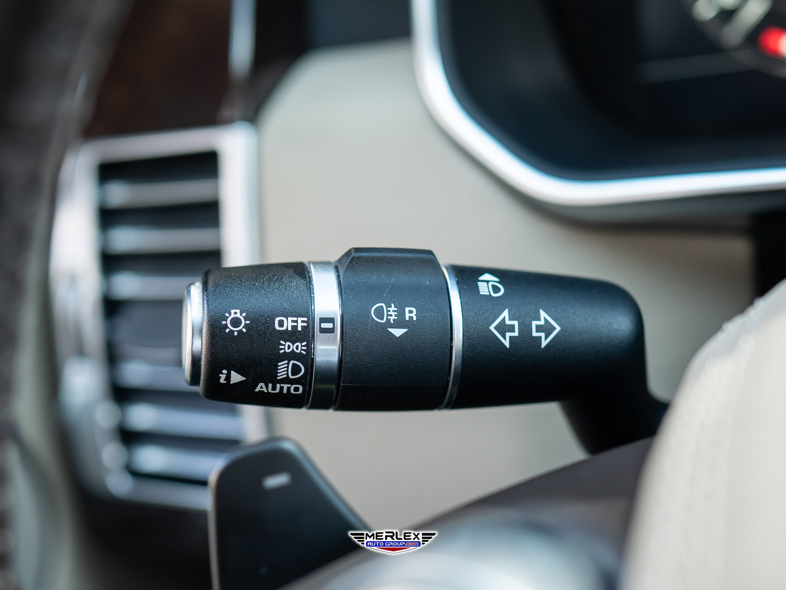 Used 2018 Land Rover Range Rover Long Wheelbase Supercharged AWD/4WD image 32