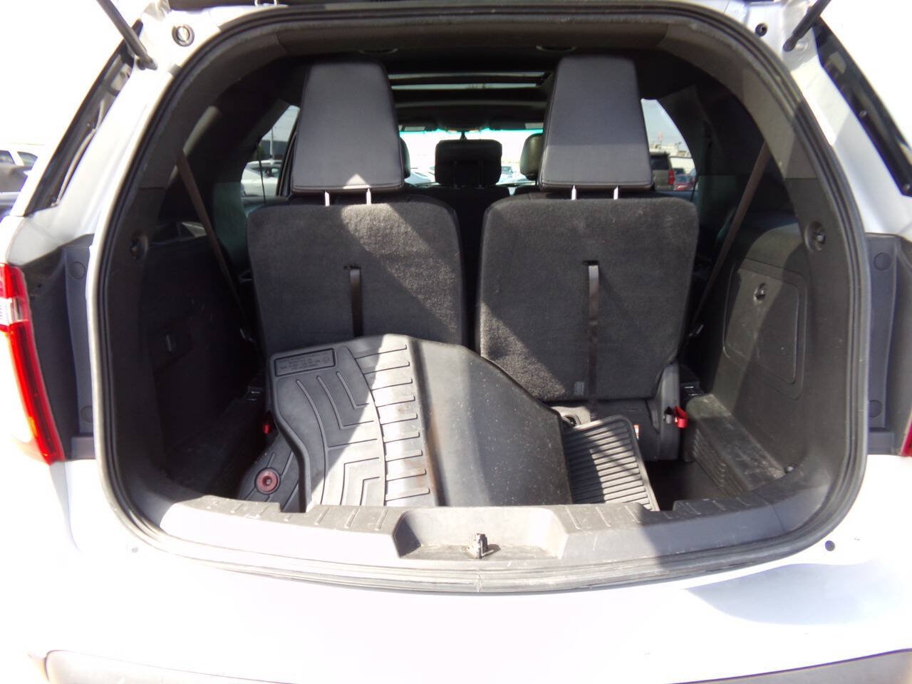 Used 2013 Ford Explorer XLT FWD image 16