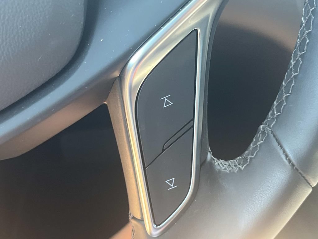 New 2026 Cadillac XT5 Luxury w/ LPO, ONYX Package FWD image 35