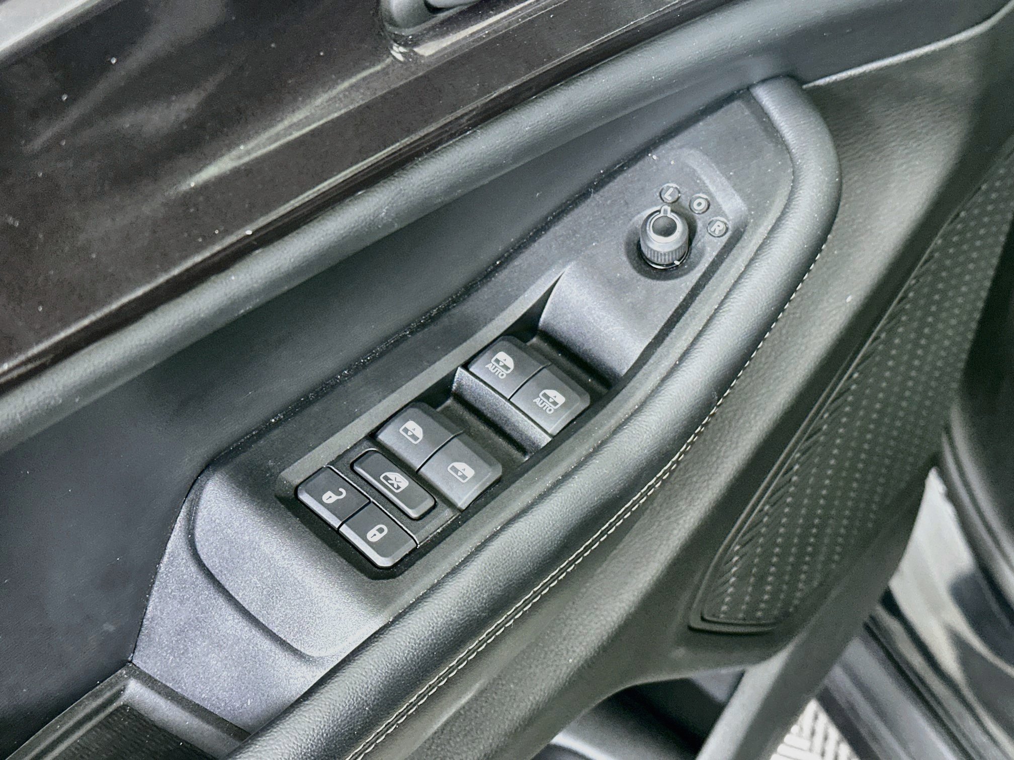 Used 2023 Jeep Grand Cherokee Altitude RWD image 15