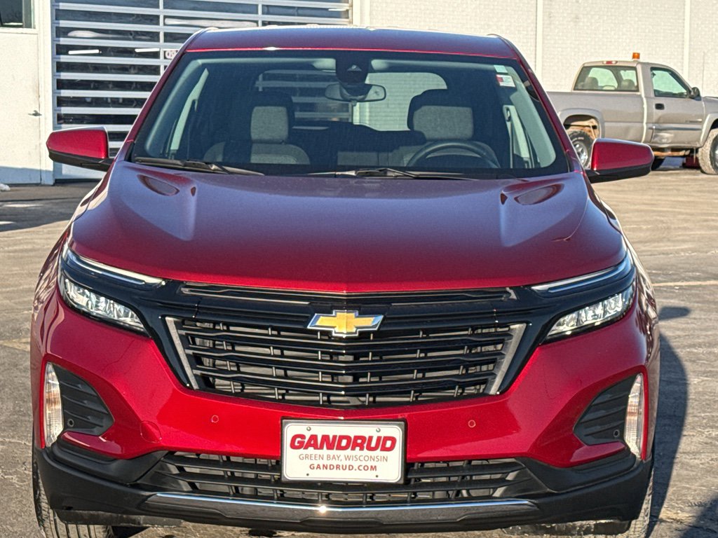 Used 2023 Chevrolet Equinox LT image 3