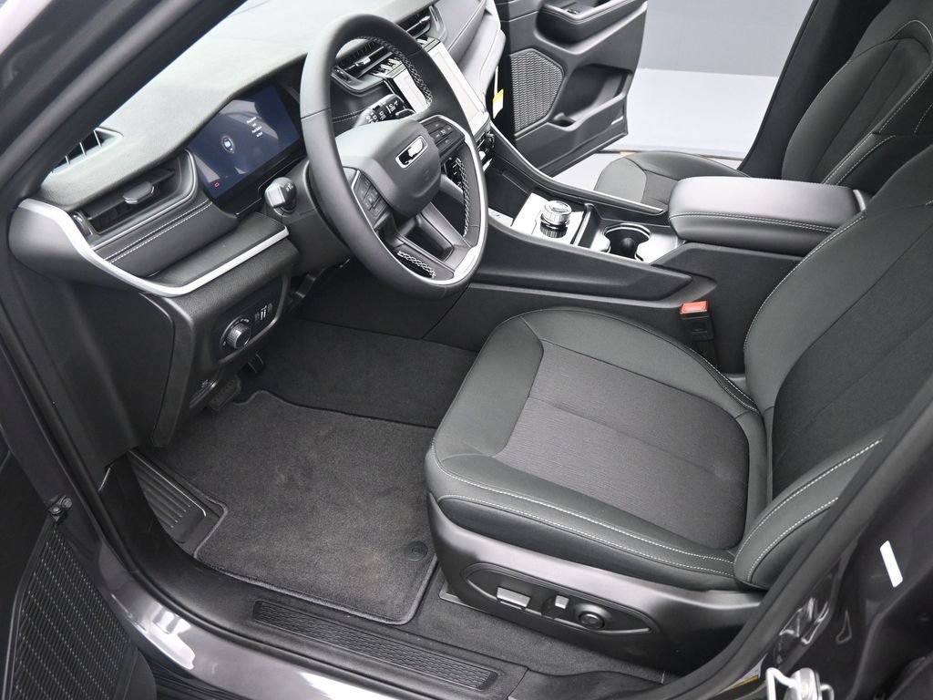 New 2025 Jeep Grand Cherokee L Laredo w/ Luxury Tech Group I image 9