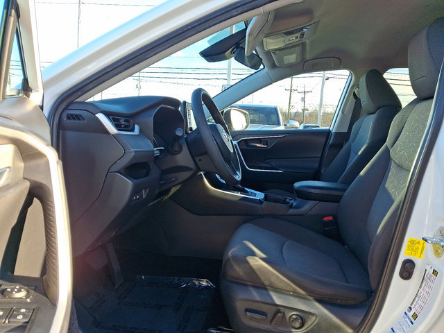 Used 2022 Toyota RAV4 XLE image 13