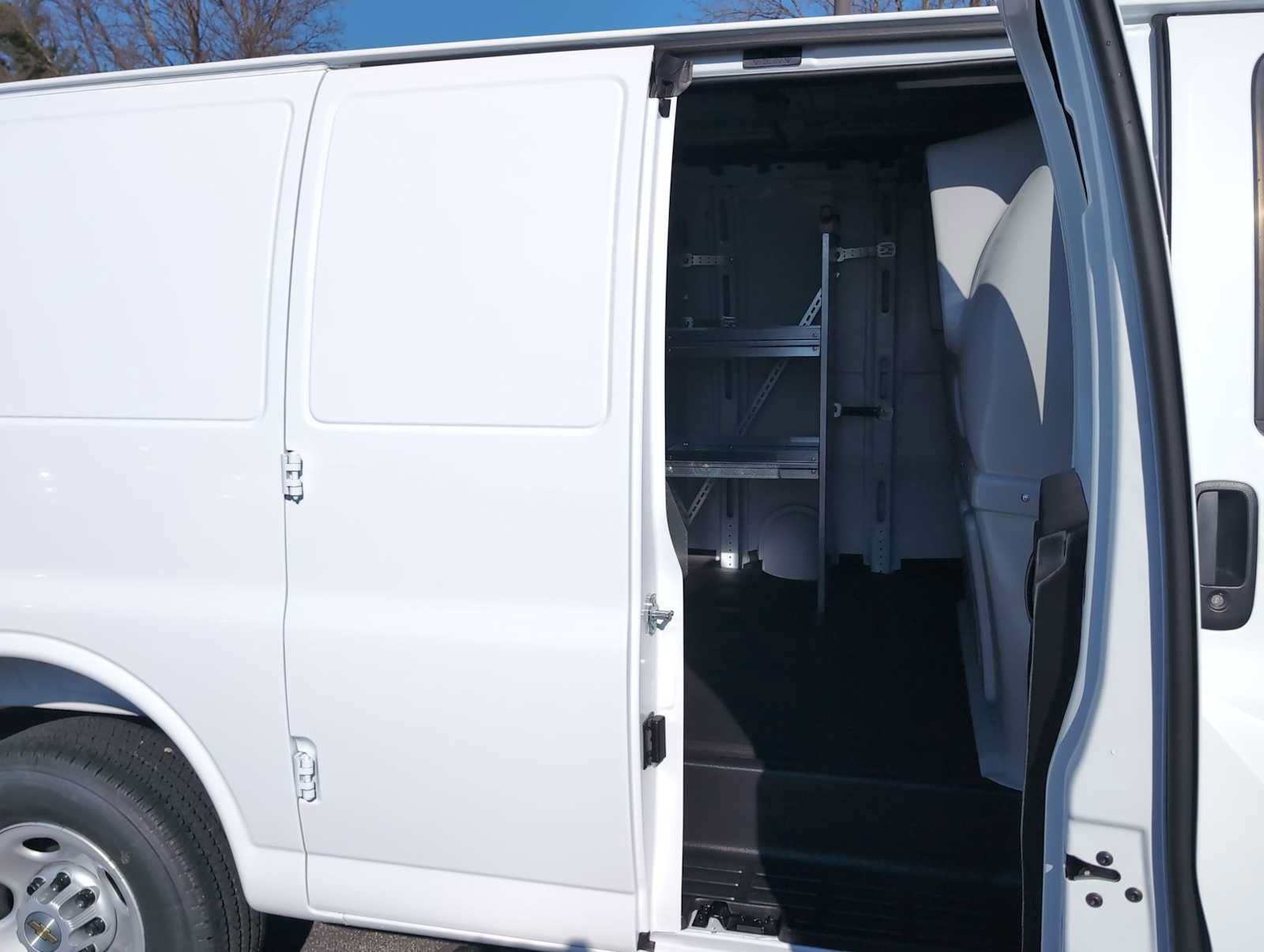 New 2026 Chevrolet Express 2500 w/ Driver Convenience Package RWD image 31