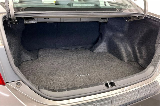 Used 2017 Toyota Corolla LE image 25