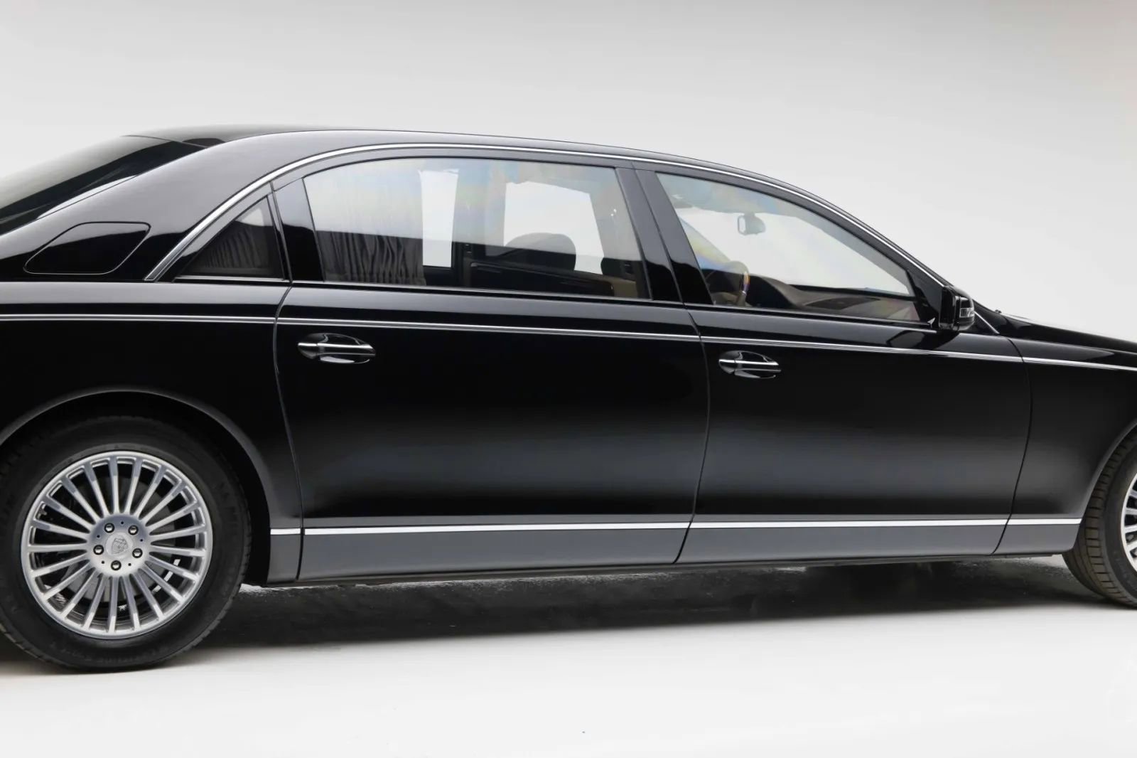 Used 2012 Maybach 62 RWD image 30